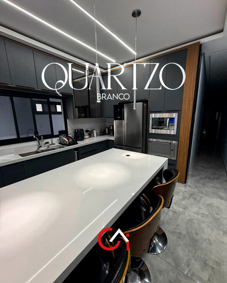 Ilha de cozinha em quartzo branco sob medida